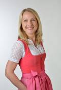 Claudia im feschen Dirndl